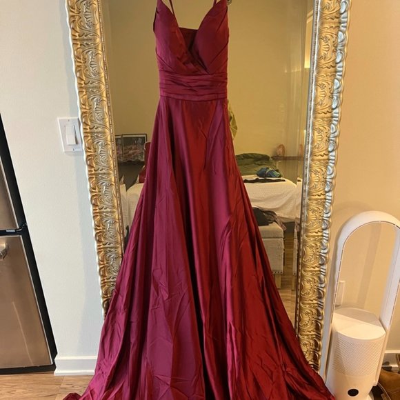 Evening gown - Picture 1 of 3